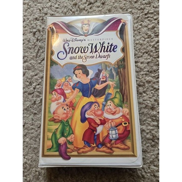 Disney’s Snow White and the Seven Dwarfs Masterpiece Edition VHS - Picture 1 of 9